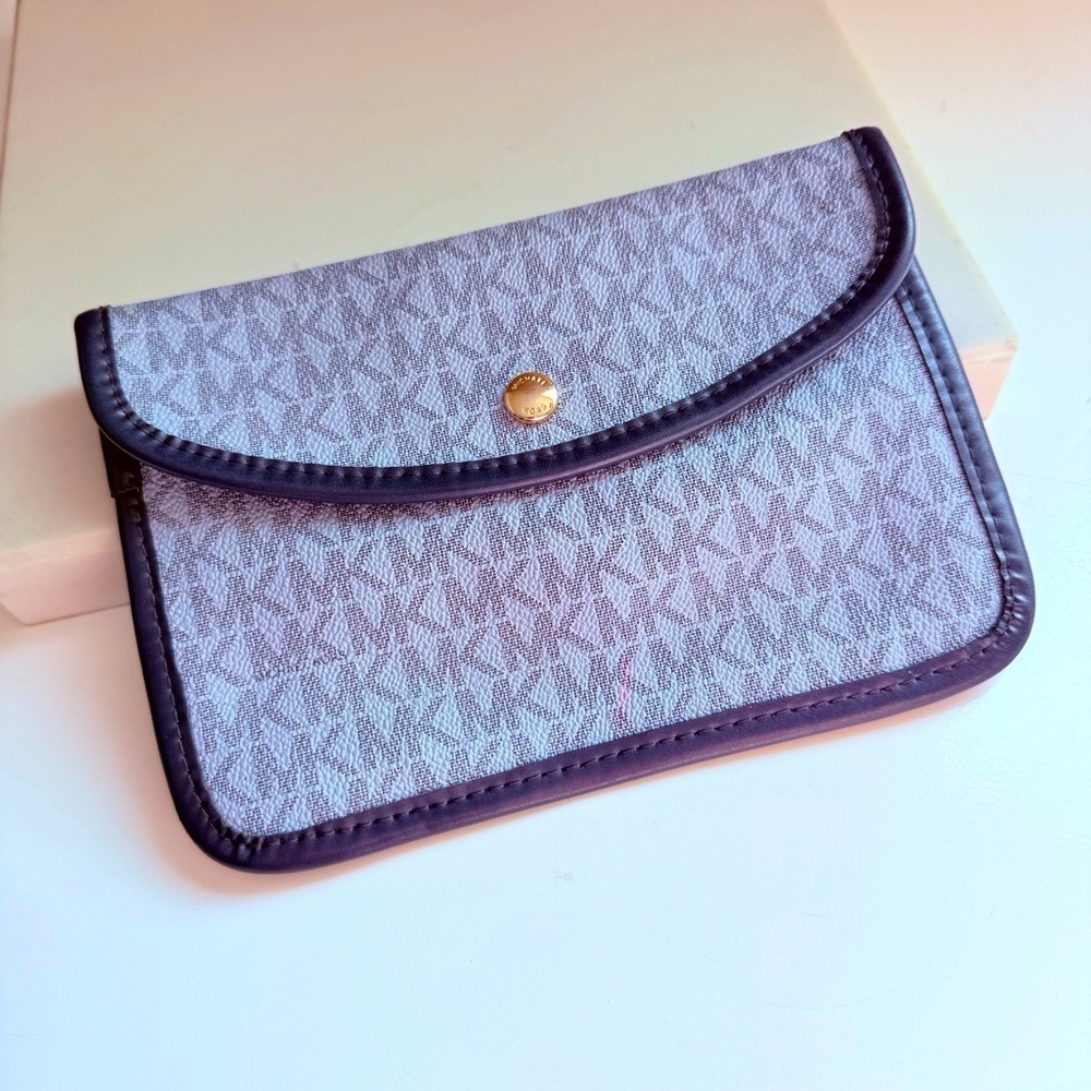 Micheal Kors Monogrammed Wristlet/Clutch